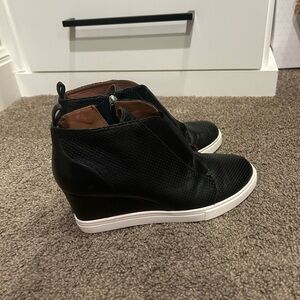 Linea Paolo Black and White Wedge Shoes